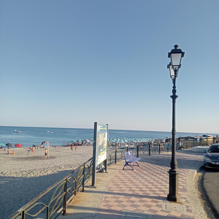 Appartamento 5 Palme Siderno Bagian luar foto